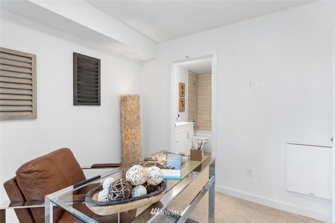 130 West Florentia Street, Unit A Seattle, WA 98119 - Photo 3 of 24