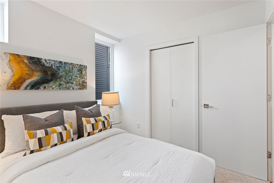 130 West Florentia Street, Unit A Seattle, WA 98119 - Photo 6 of 24