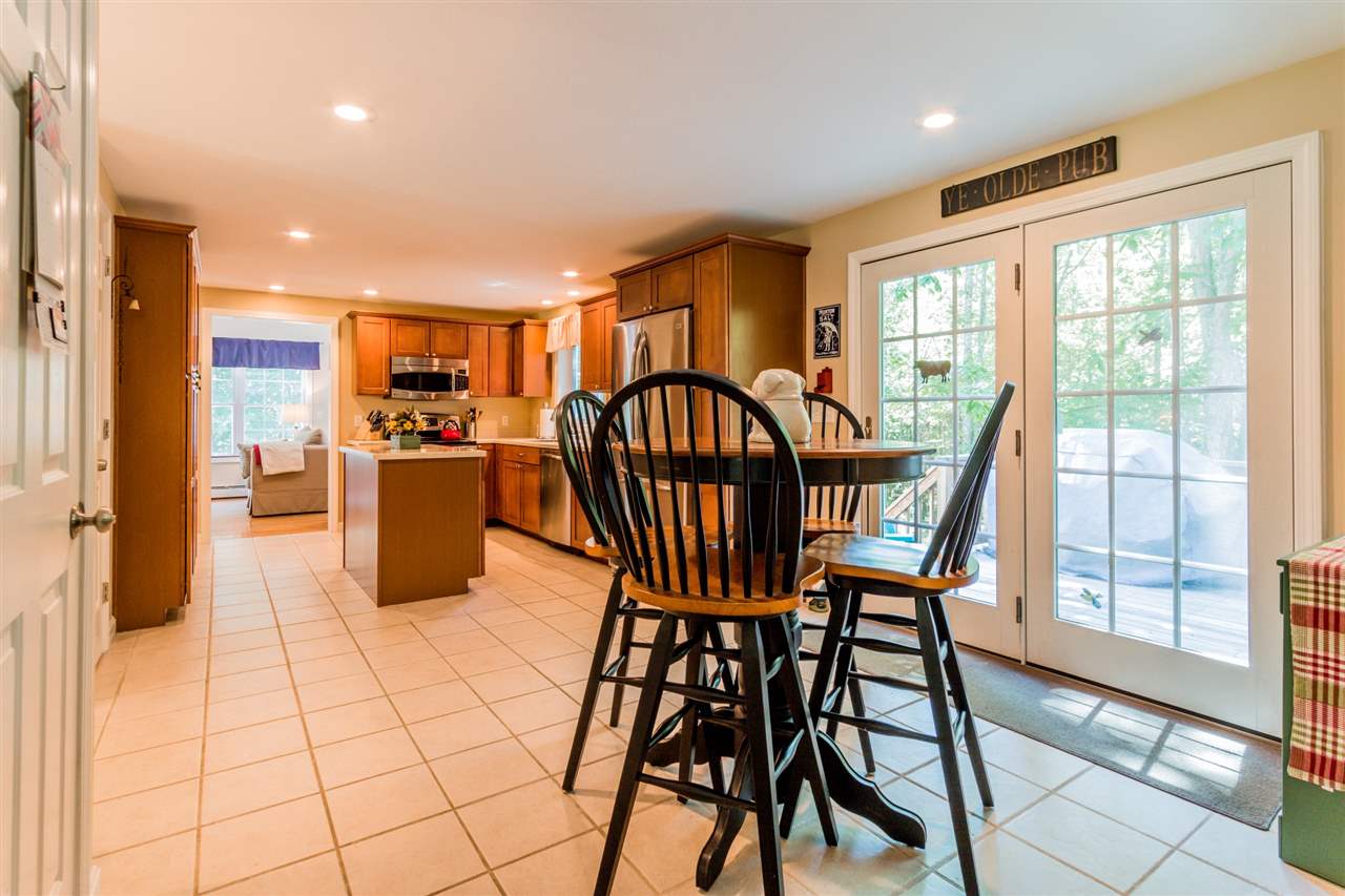 157 Ash Swamp Road Newmarket, NH 03857 - Photo 11 of 37