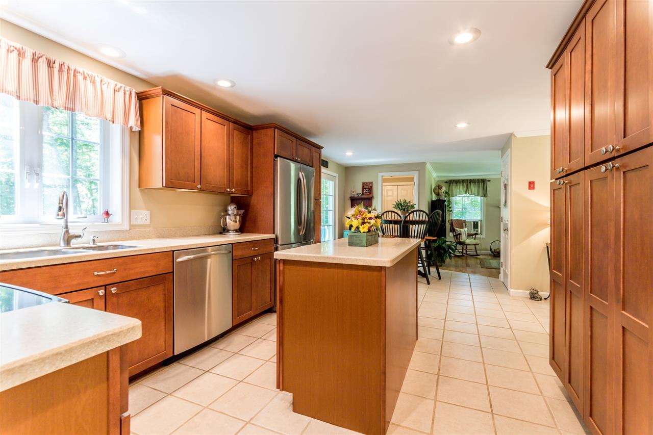 157 Ash Swamp Road Newmarket, NH 03857 - Photo 8 of 37
