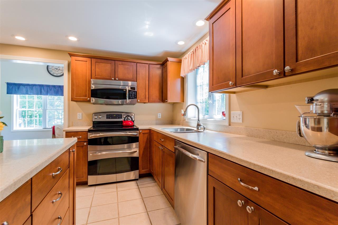 157 Ash Swamp Road Newmarket, NH 03857 - Photo 9 of 37