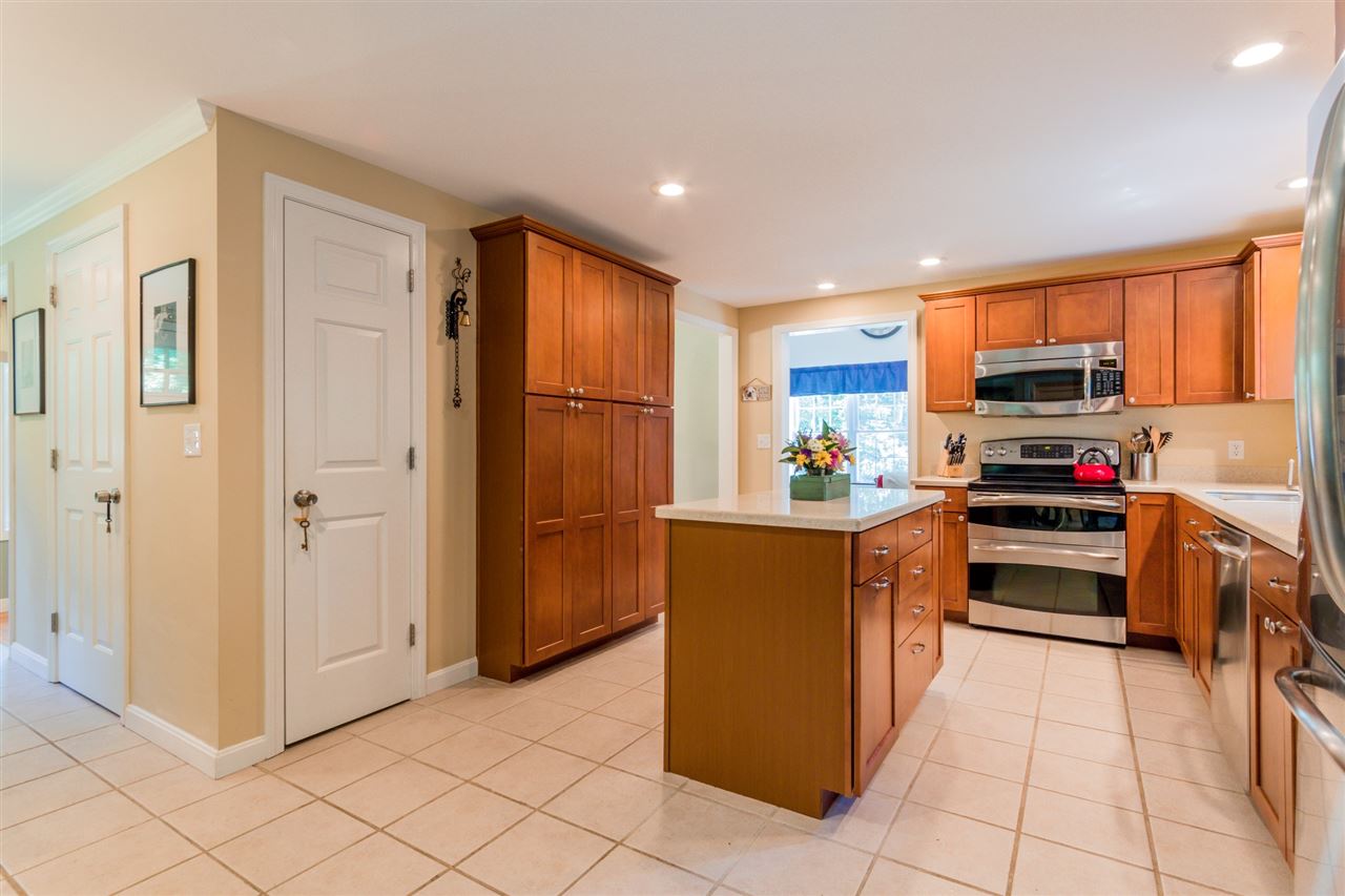 157 Ash Swamp Road Newmarket, NH 03857 - Photo 10 of 37