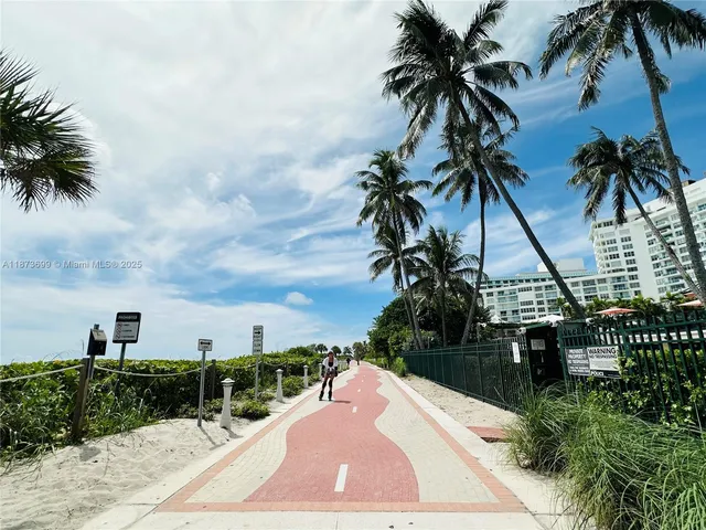 $510,000 | 5225 Collins Avenue, Unit 515, Miami Beach, FL 33140