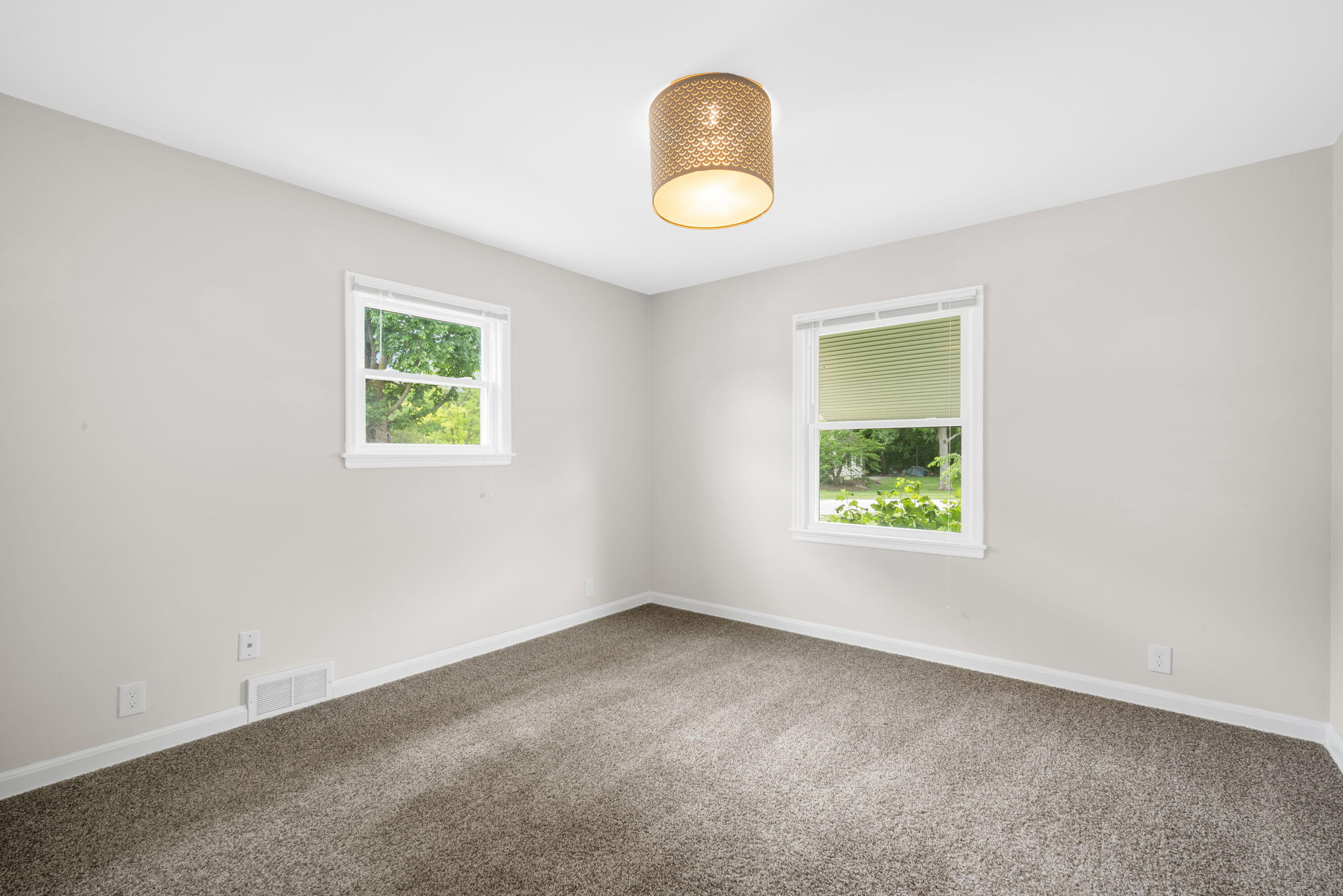 1260 South Edwards Street Brookfield, WI 53005 - Photo 10 of 26 11_imgDSC09092