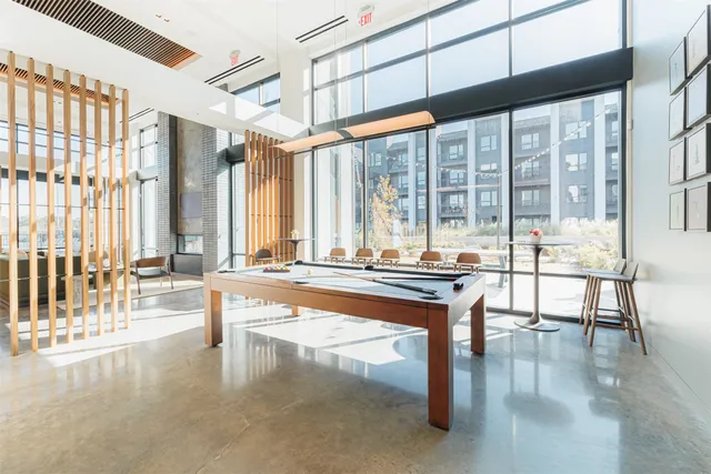 $1,525 | 10505 Deerwood Road, Unit 322, Houston, TX 77042