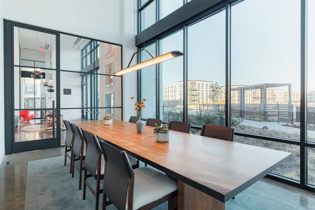 $1,525 | 10505 Deerwood Road, Unit 322, Houston, TX 77042