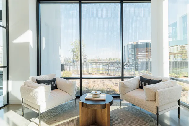 $1,525 | 10505 Deerwood Road, Unit 322, Houston, TX 77042