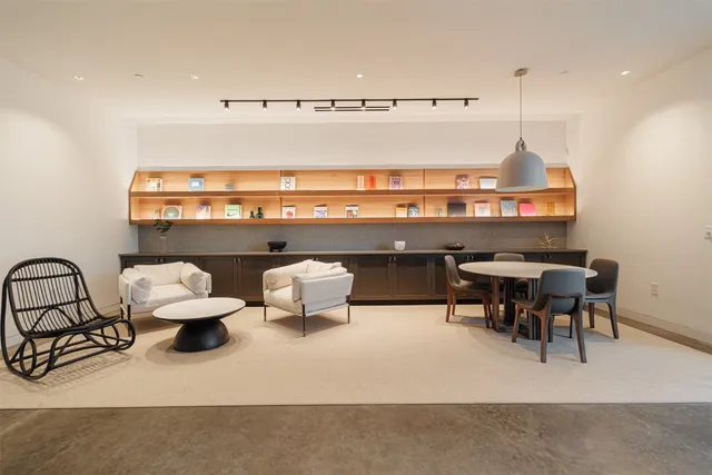 $1,525 | 10505 Deerwood Road, Unit 322, Houston, TX 77042