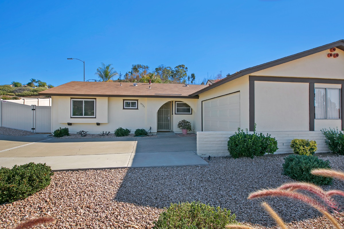 13723 Tobiasson Road Poway, CA 92064 - Photo 8 of 12