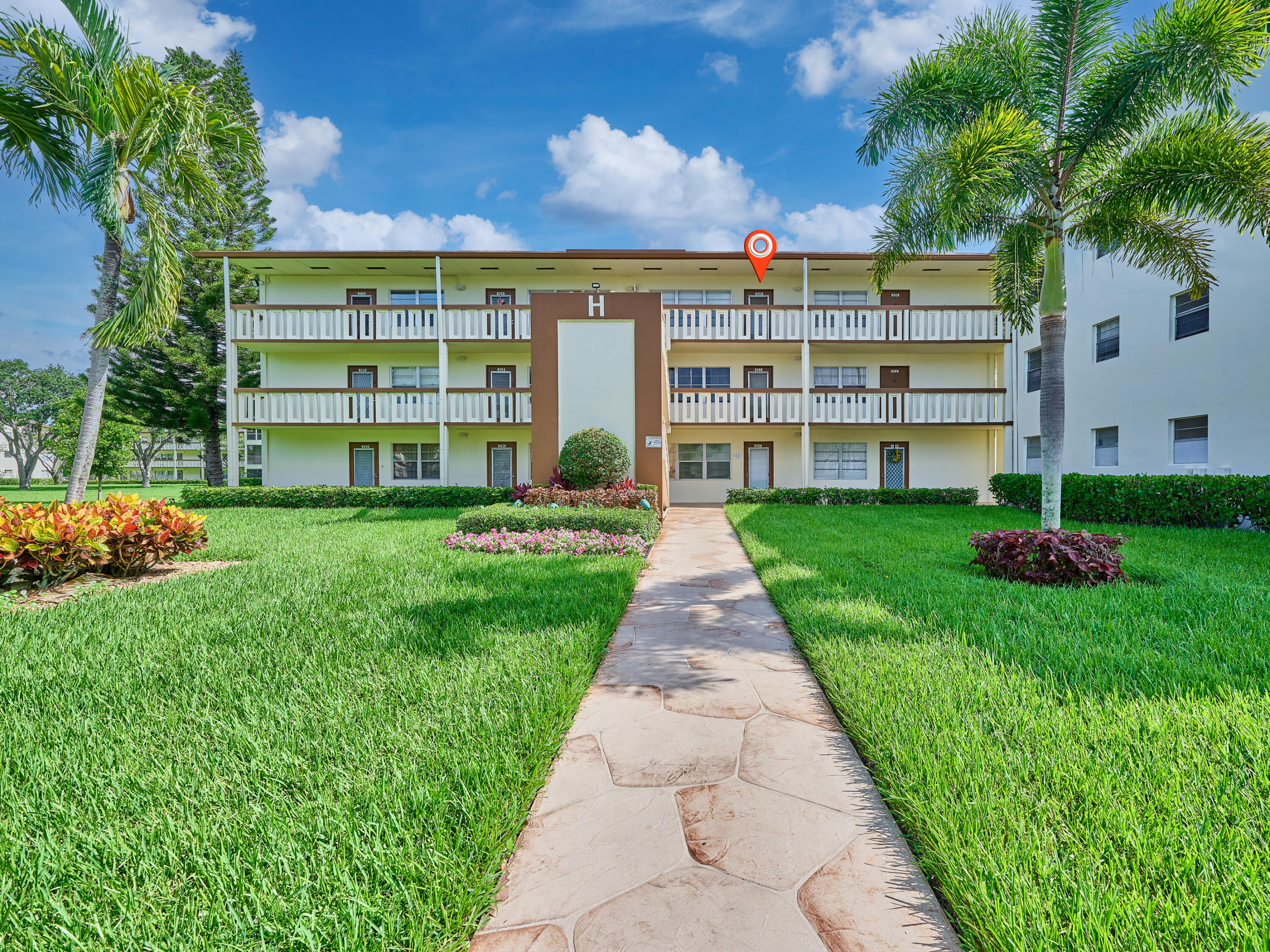 325 Mansfield Drive, Unit 325H Boca Raton, FL 33434 - Photo 2 of 17 Front of Structure