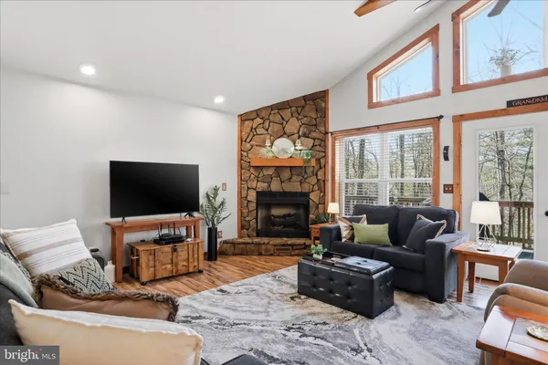 $400,000 | 247 Dogwood Drive, Mount Jackson, VA 22842