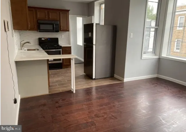 $1,850 | 838 Corinthian Avenue, Unit 3, Philadelphia, PA 19130