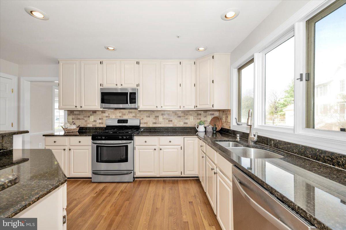 17900 Hickman Street Poolesville, MD 20837 - Photo 19 of 97