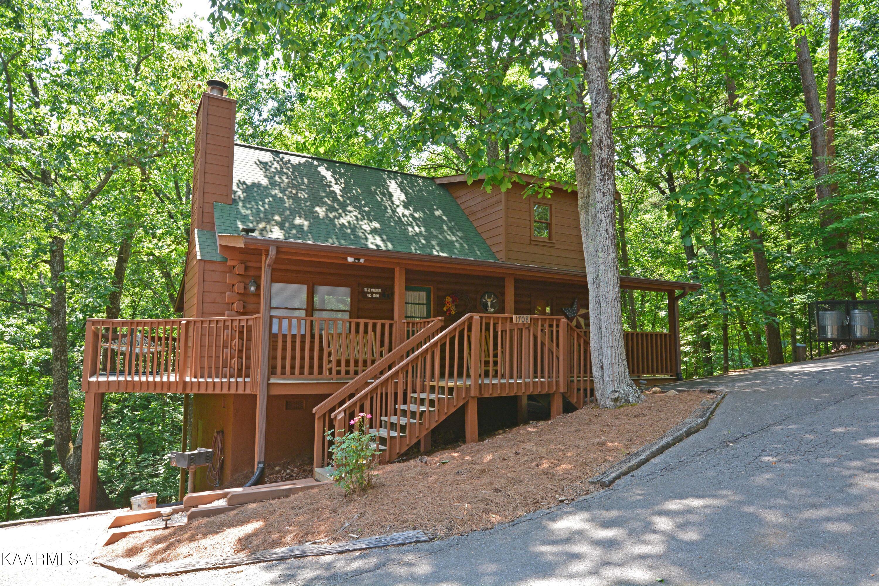 1708 Lake View Circle Sevierville, TN 37876 - Photo 2 of 33 Front 2