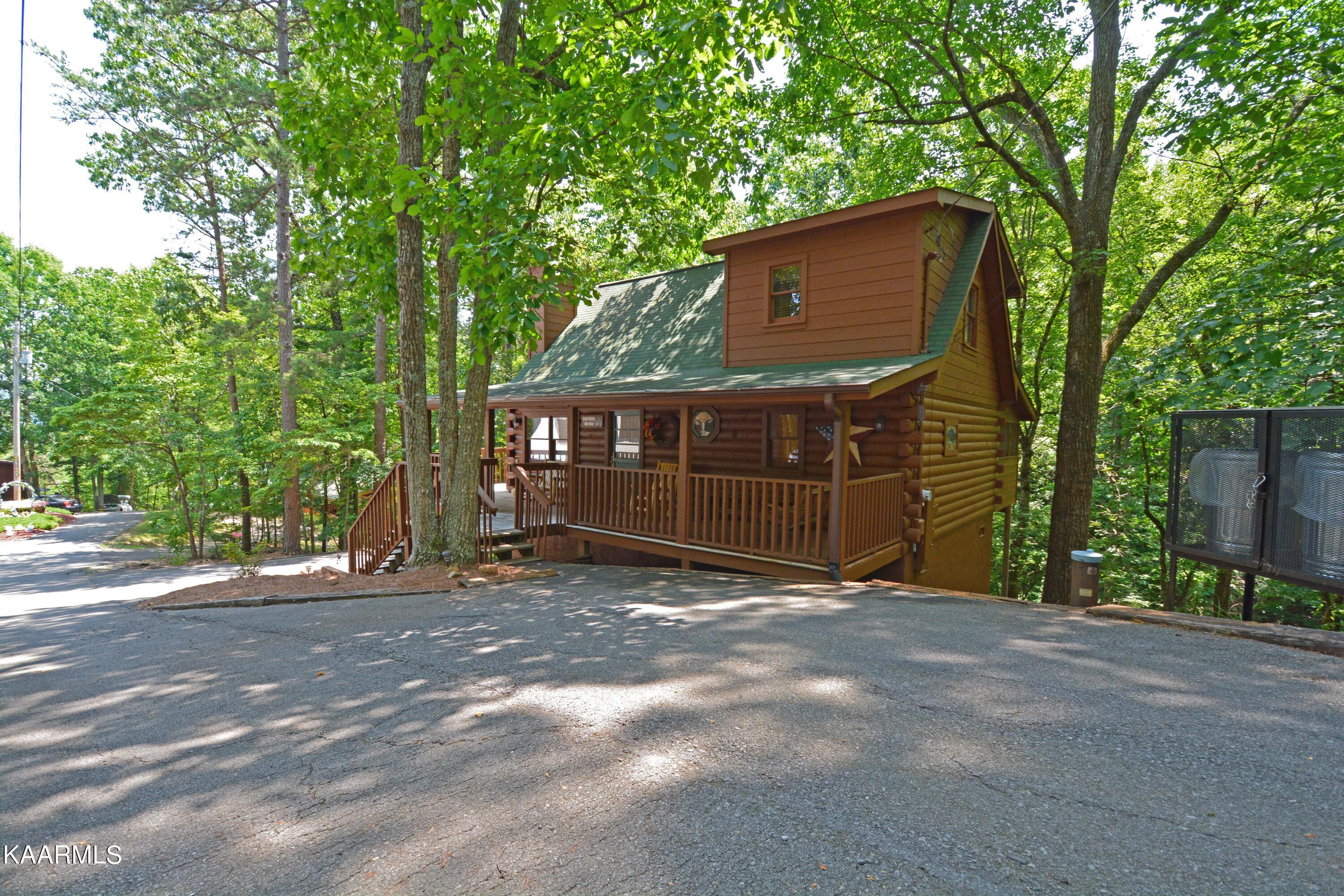 1708 Lake View Circle Sevierville, TN 37876 - Photo 29 of 33 Front 4