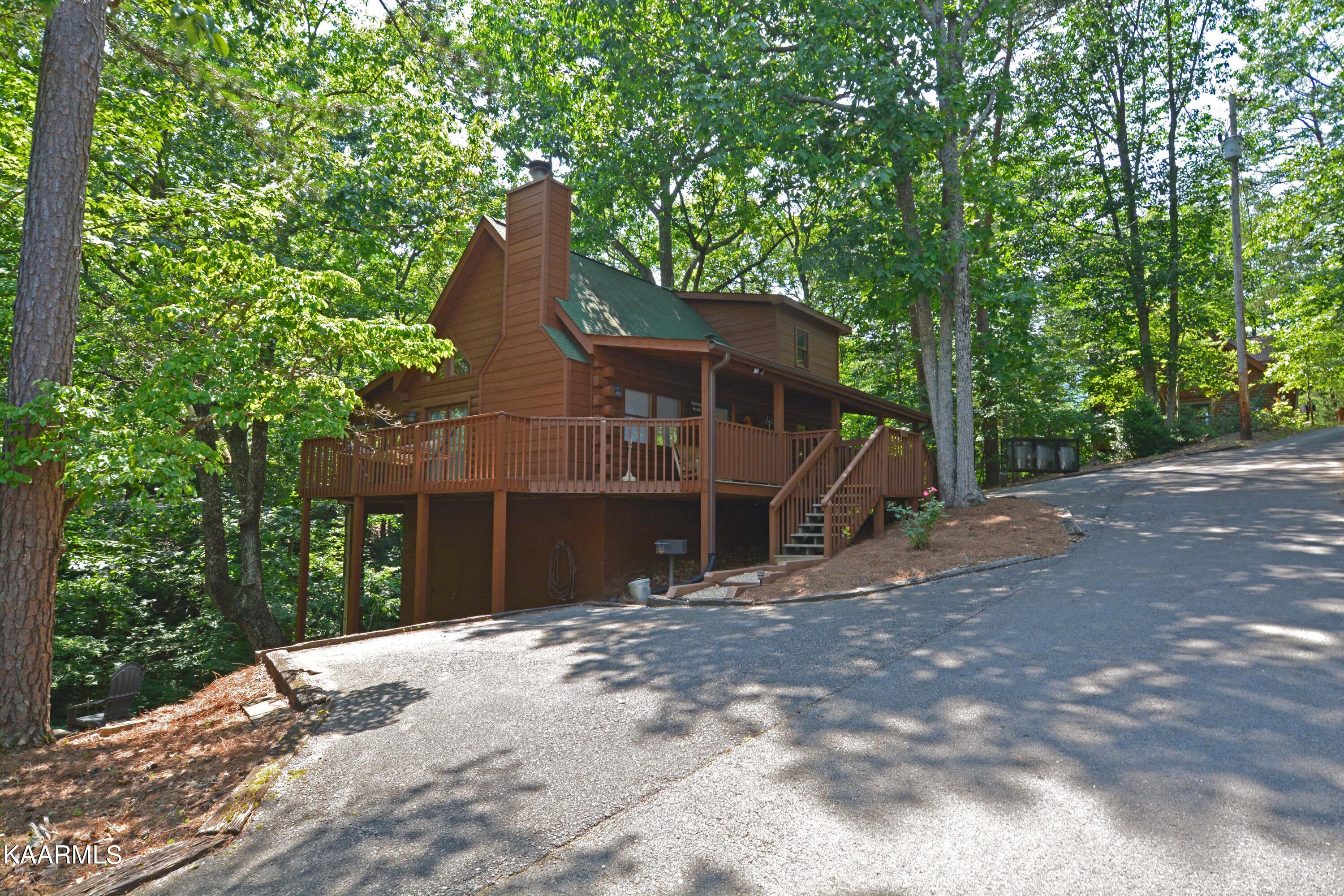 1708 Lake View Circle Sevierville, TN 37876 - Photo 3 of 33 Front 7