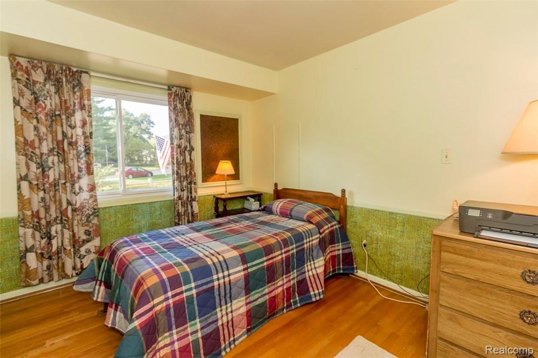 3890 Reseda Road Waterford, MI 48329 - Photo 8 of 17 3890 Reseda Road, Waterford-40.jpg