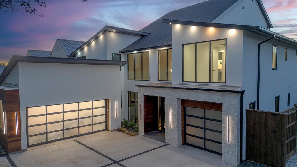 9457 Waterview Road Dallas, TX 75218 - Photo 5 of 19 front view of a house