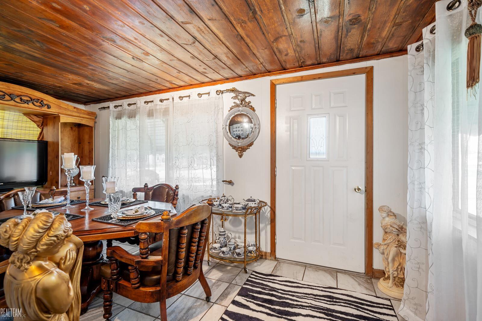32100 Schoenherr Road Warren, MI 48088 - Photo 9 of 52 50164253-274EE3D5-B8D2-44EC-A645-698BEA8F24DE.JPG