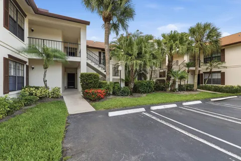 $2,500 | 3357 Jog Park Drive, Unit 4212C, Greenacres, FL 33467