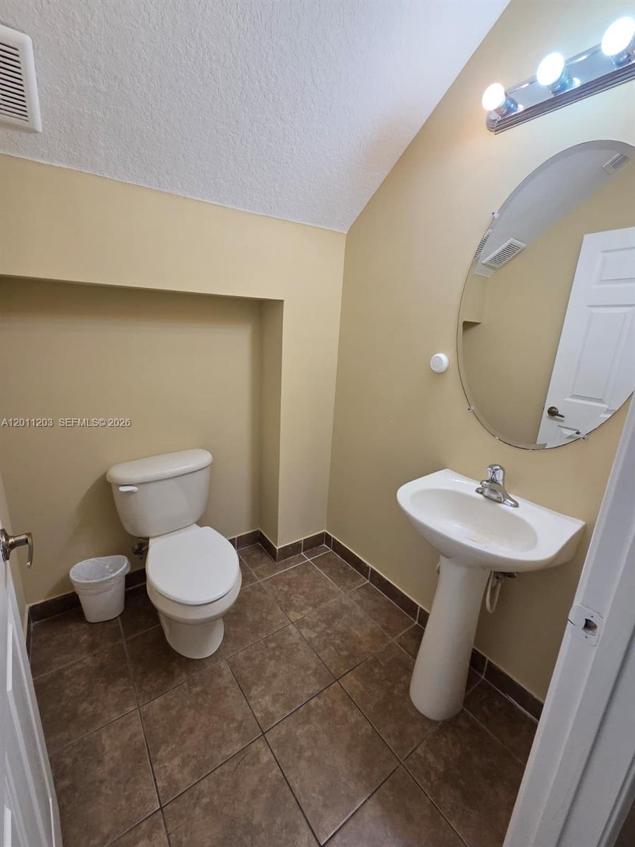 2851 Prospect Road, Unit 404 Tamarac, FL 33309 - Photo 6 of 15