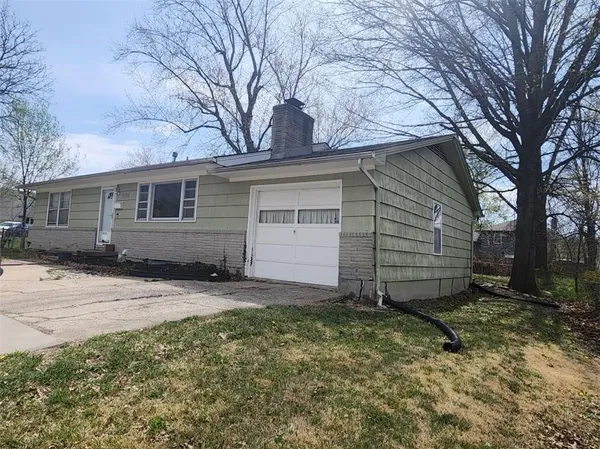 $225,000 | 1025 East Elm Street, Olathe, KS 66061