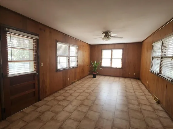 $225,000 | 1025 East Elm Street, Olathe, KS 66061