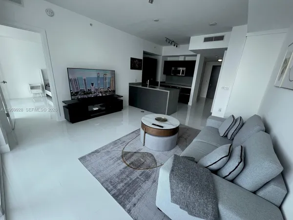 $4,800 | 1080 Brickell Avenue, Unit 3904, Miami, FL 33131