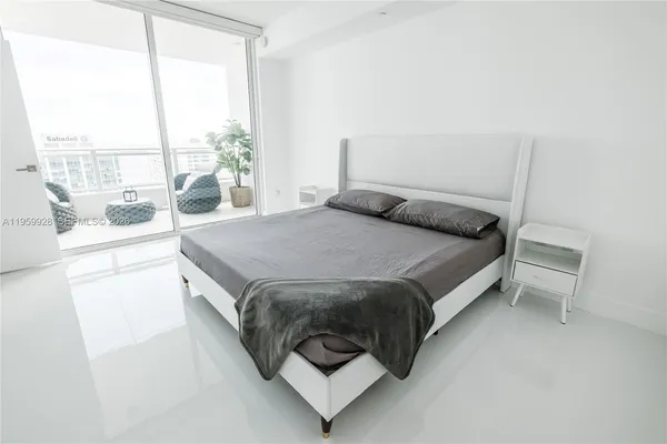 $4,800 | 1080 Brickell Avenue, Unit 3904, Miami, FL 33131