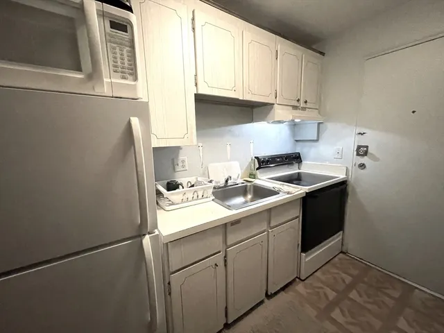 $143,900 | 27 Gordon Street, Unit 305, Framingham, MA 01702