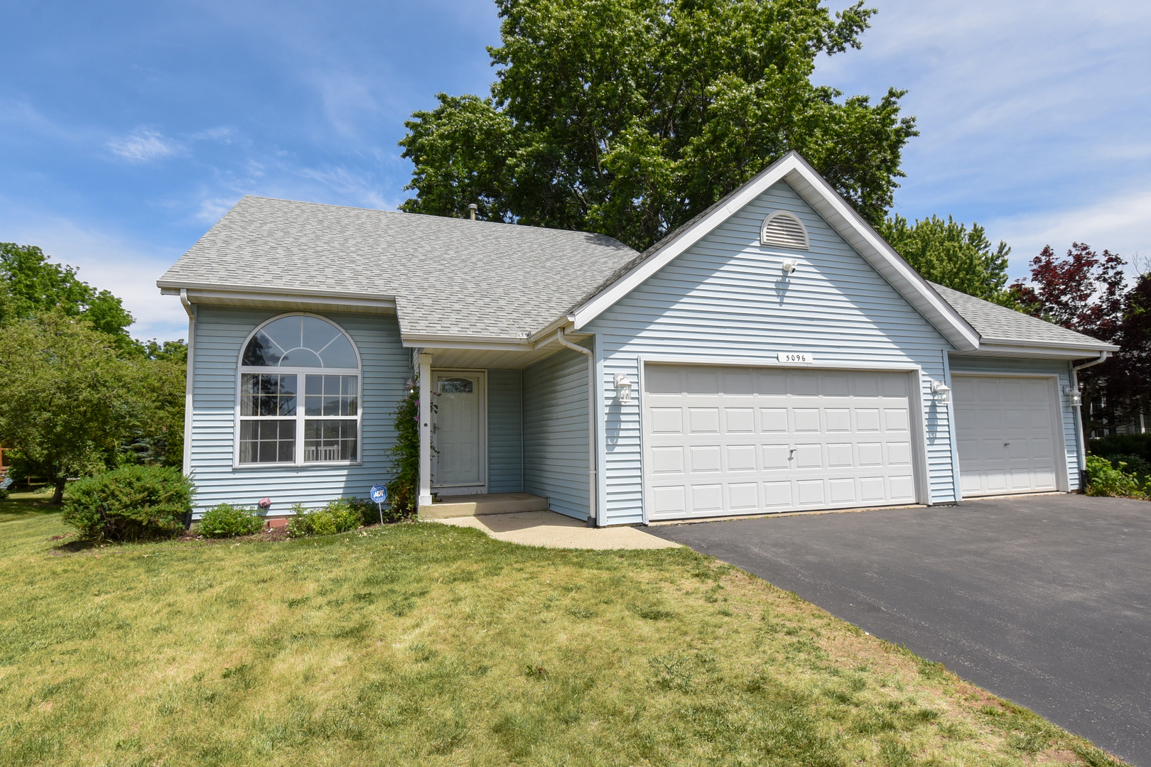 5096 Welsh Road Rockford, IL 61107 - Photo 2 of 44