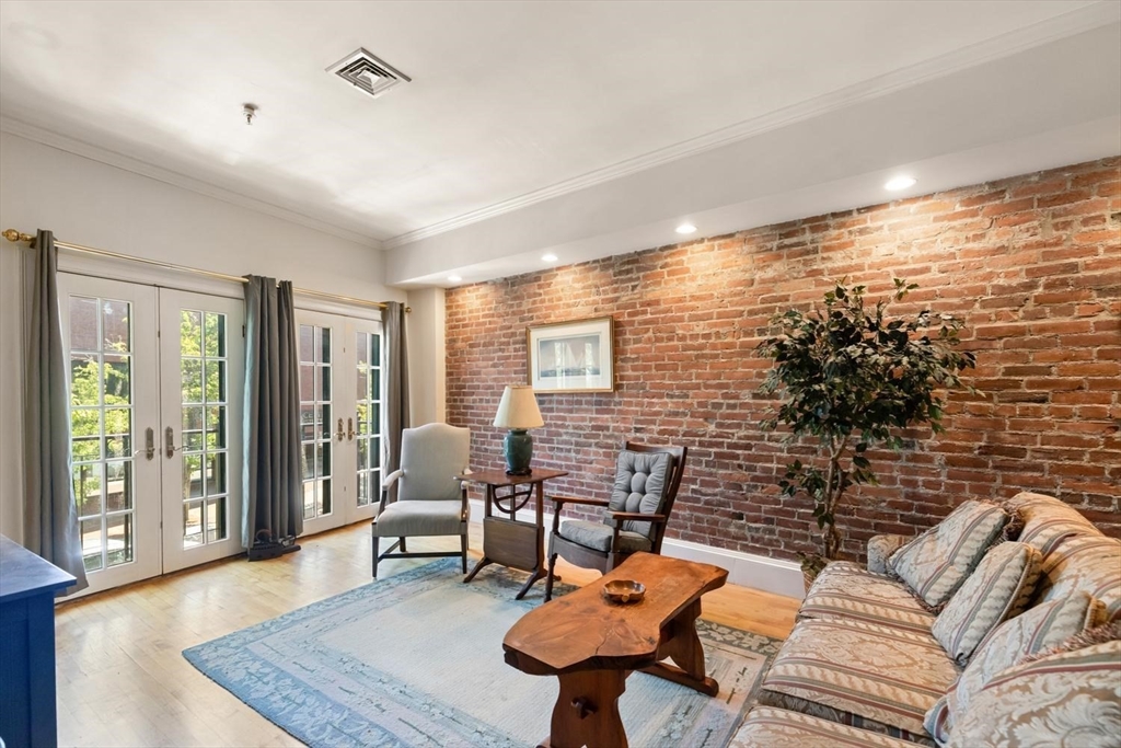 196 Main Street, Unit 1 Gloucester, MA 01930 - Photo 6 of 36