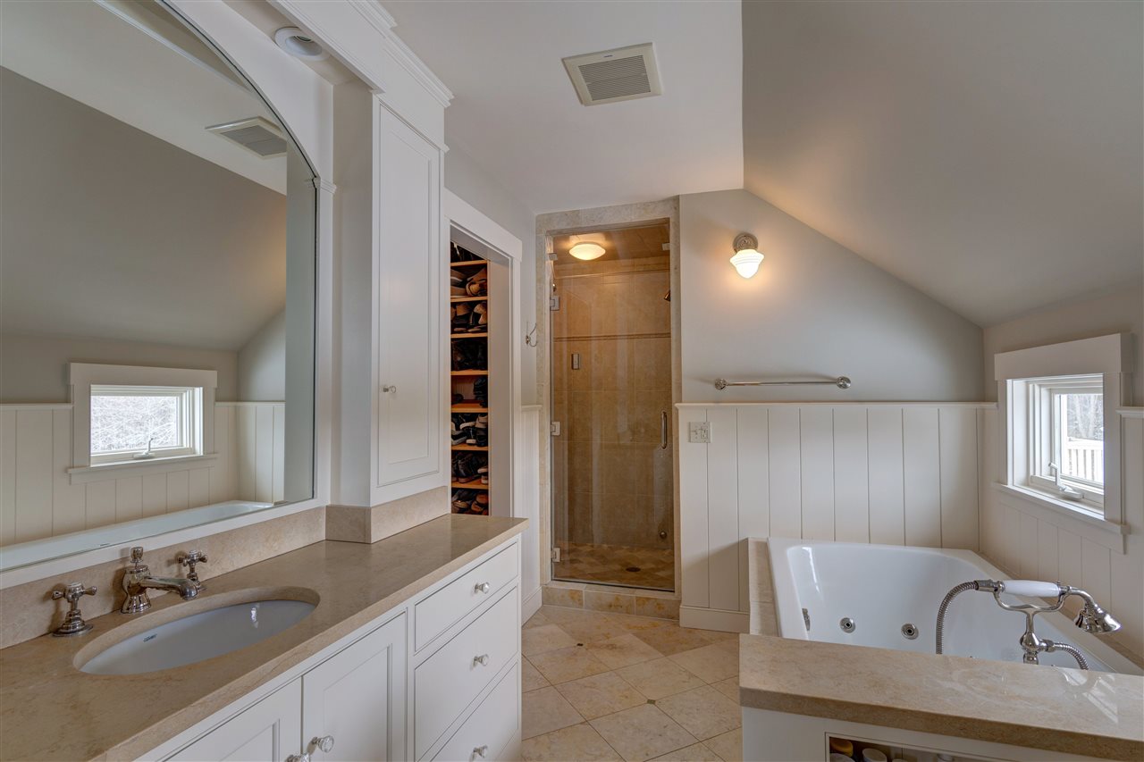 105 Wings Point Road Charlotte, VT 05445 - Photo 21 of 40 Gallery Image 21