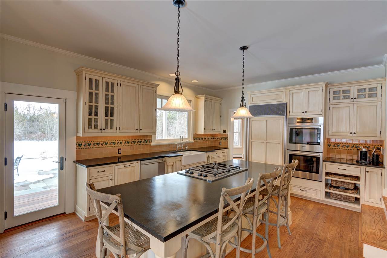 105 Wings Point Road Charlotte, VT 05445 - Photo 8 of 40 Gallery Image 8