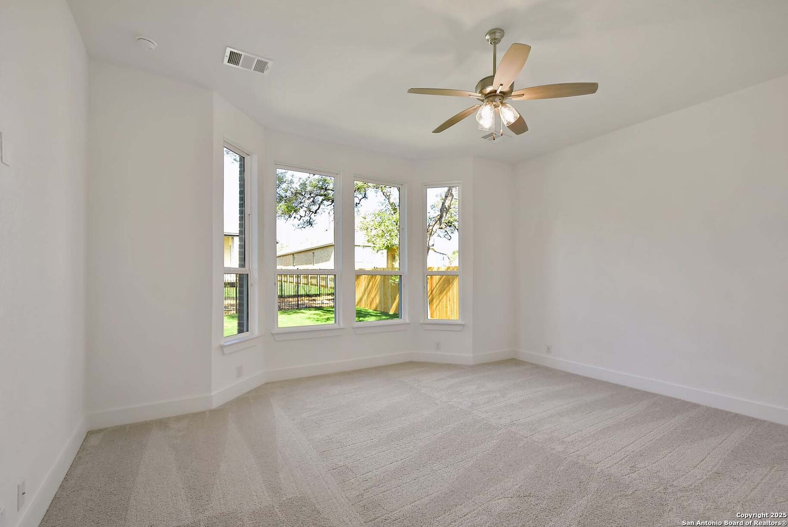 125 Pin Oak Castroville, TX 78009 - Photo 11 of 25