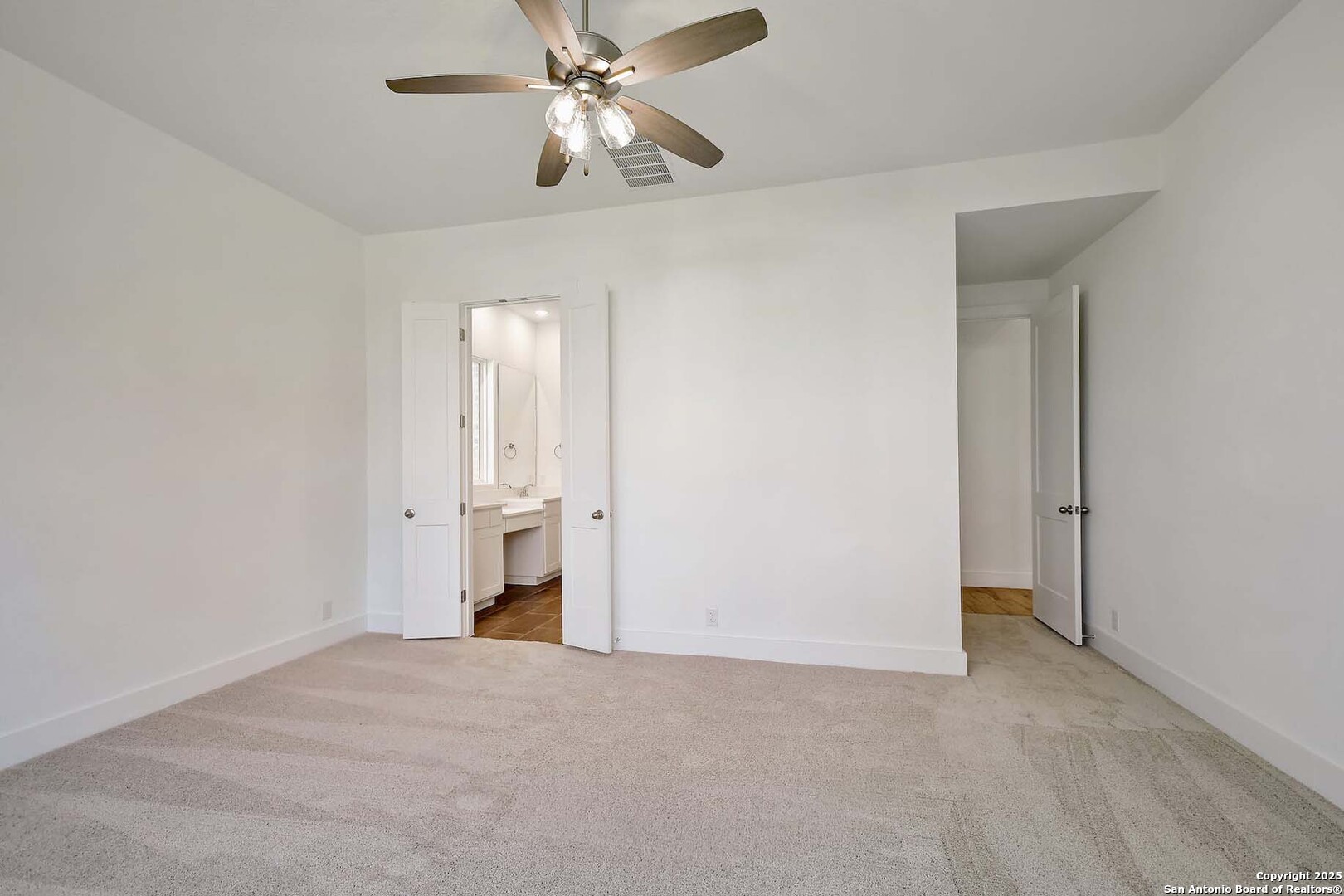 125 Pin Oak Castroville, TX 78009 - Photo 12 of 25