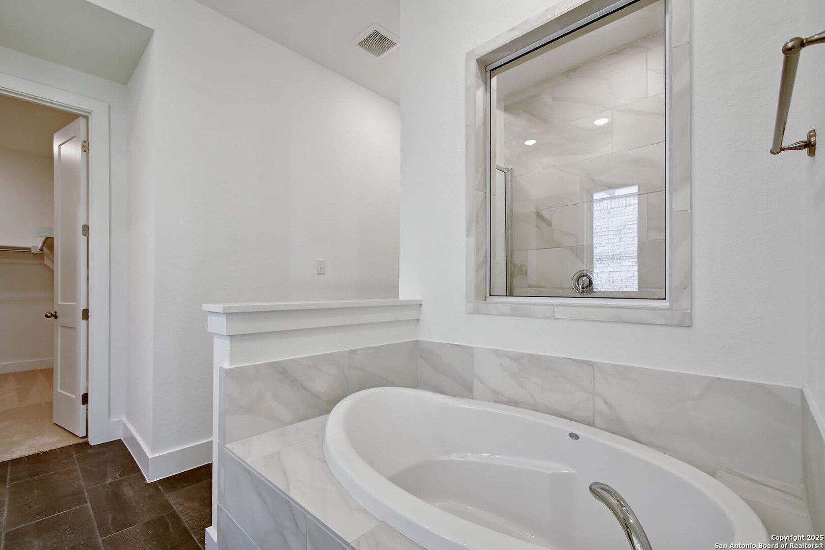 125 Pin Oak Castroville, TX 78009 - Photo 14 of 25