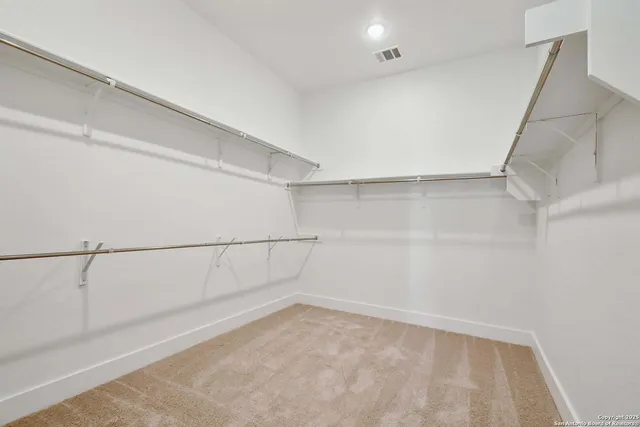 $599,990 | 125 Pin Oak, Castroville, TX 78009