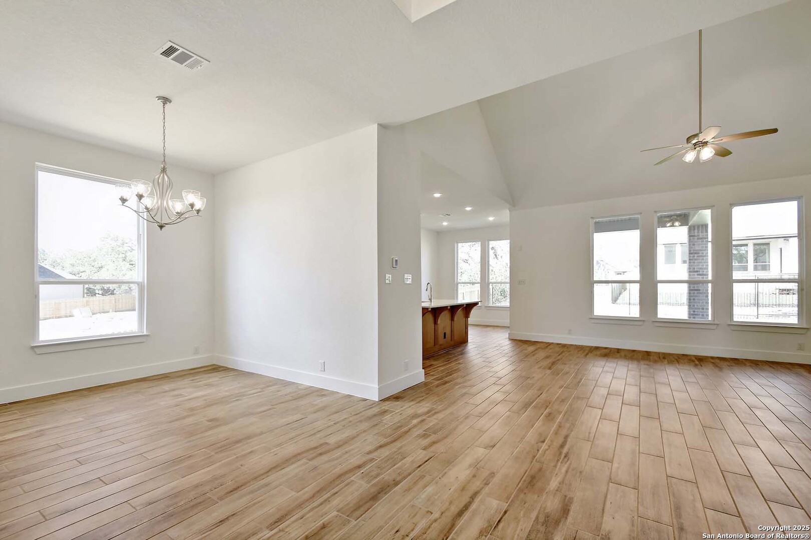 125 Pin Oak Castroville, TX 78009 - Photo 18 of 25