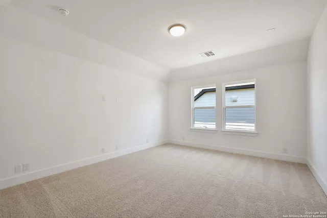 $599,990 | 125 Pin Oak, Castroville, TX 78009