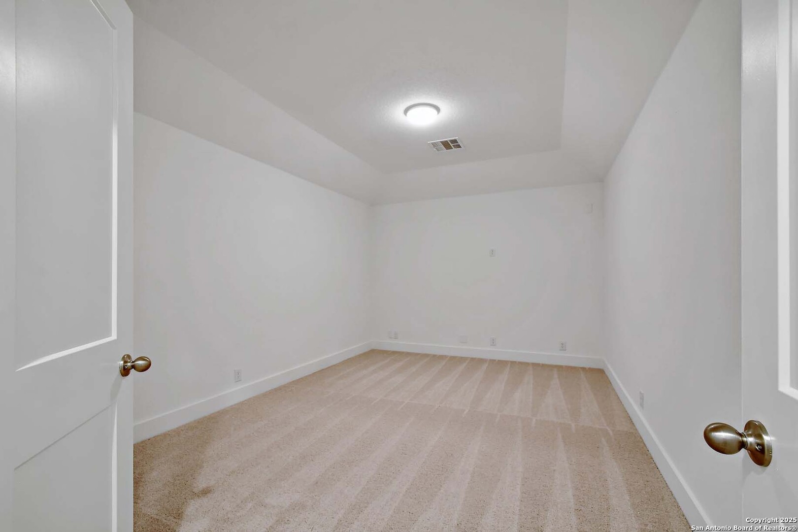 125 Pin Oak Castroville, TX 78009 - Photo 23 of 25