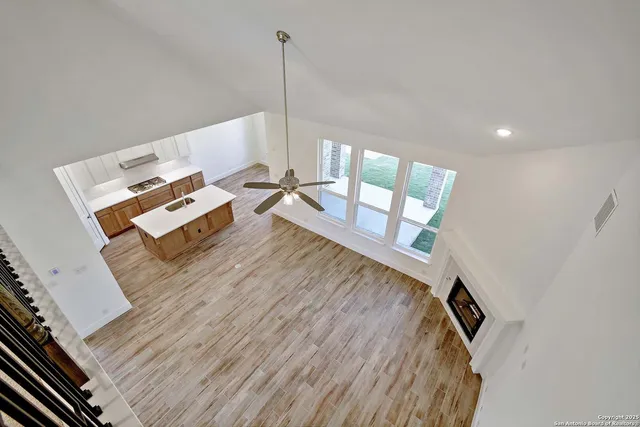 $599,990 | 125 Pin Oak, Castroville, TX 78009