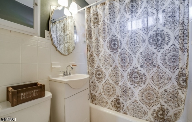 391 Ward Street Union, NJ 07083 - Photo 12 of 23