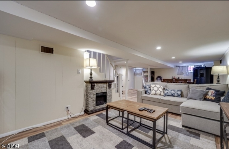 391 Ward Street Union, NJ 07083 - Photo 17 of 23