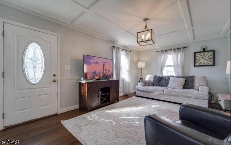 391 Ward Street Union, NJ 07083 - Photo 3 of 23