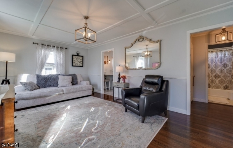 391 Ward Street Union, NJ 07083 - Photo 4 of 23