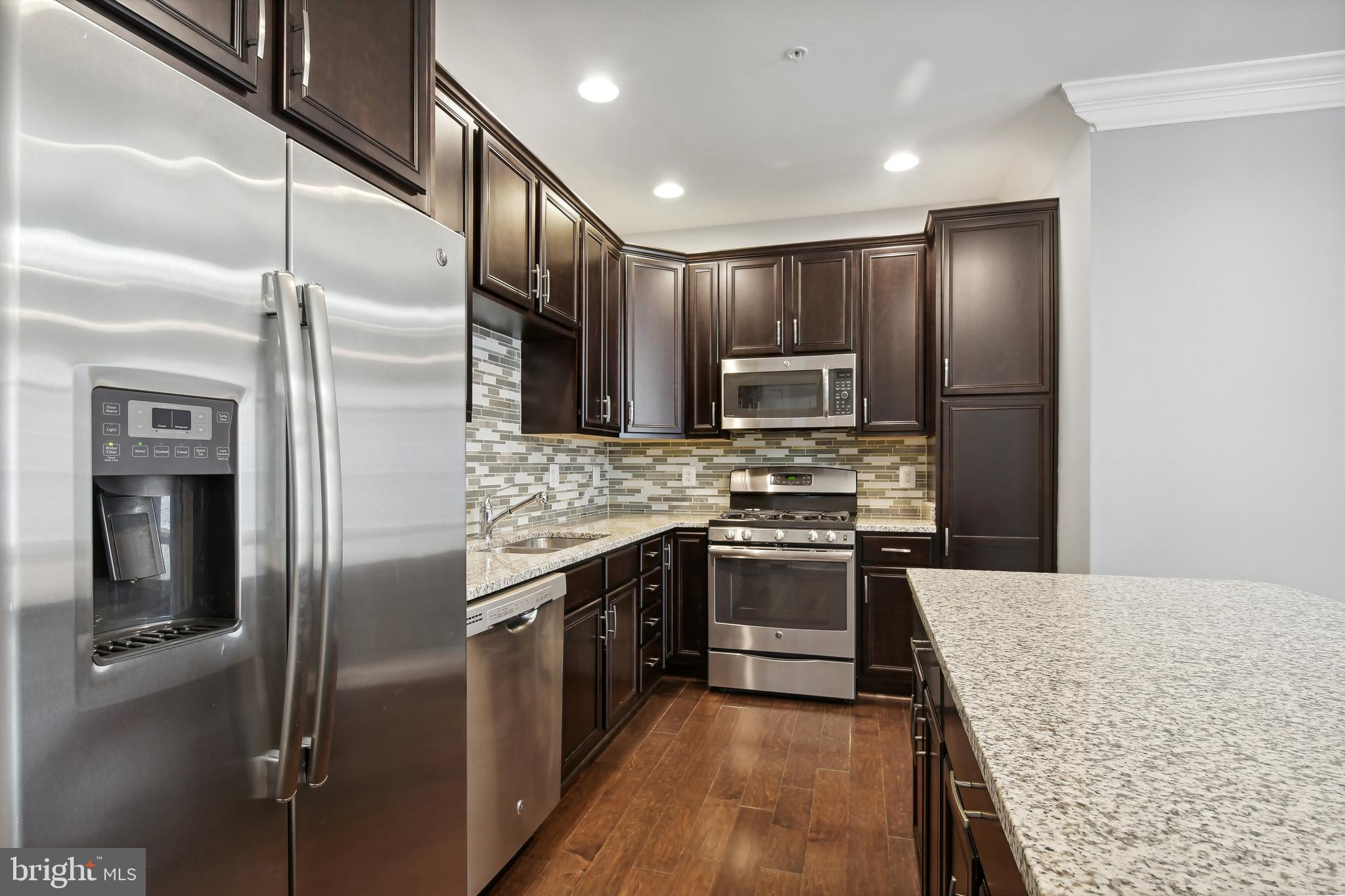 23485 Logans Ridge Terrace Ashburn, VA 20148 - Photo 6 of 16 Kitchen