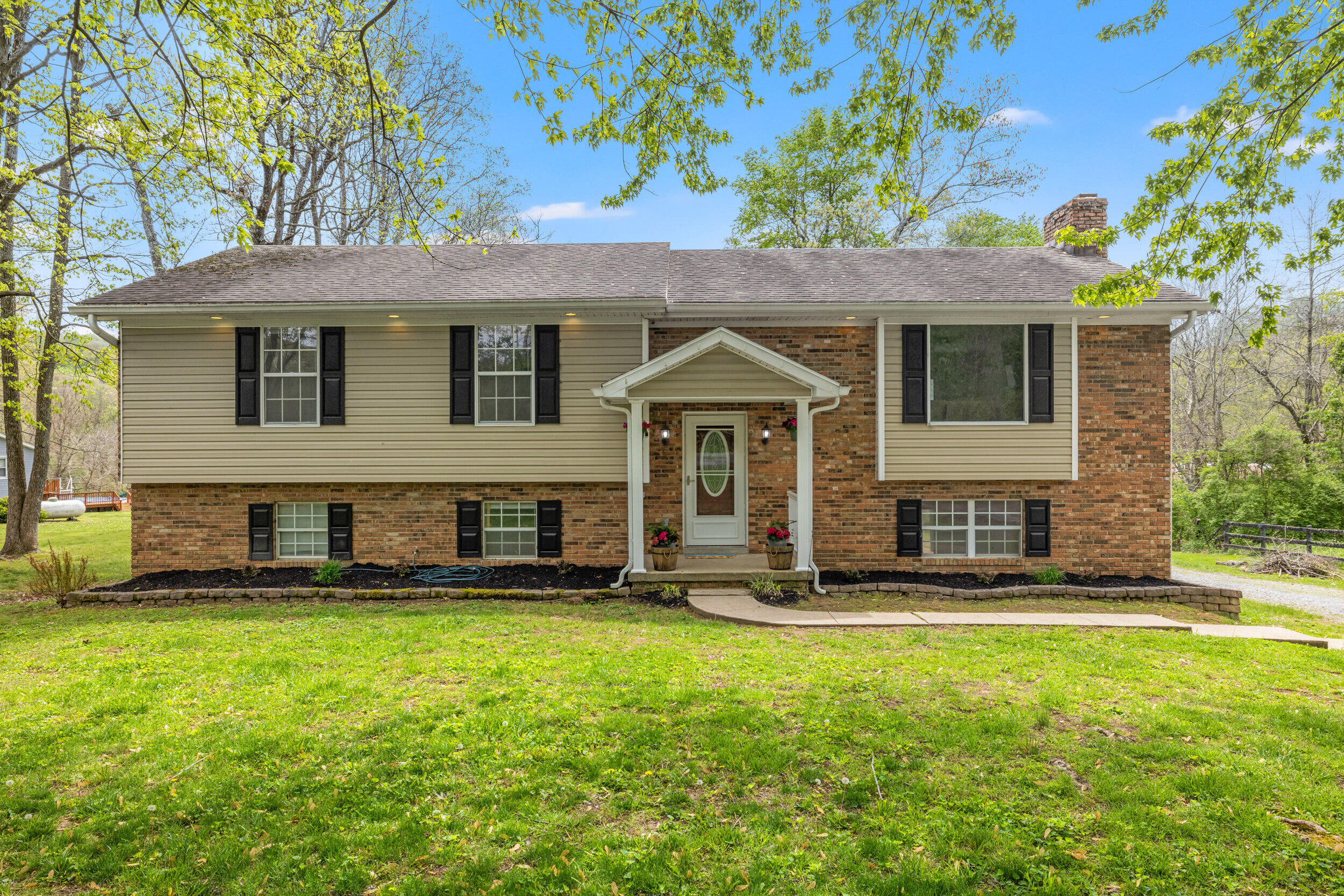 205 Nosco Road Junction City, KY 40440 - Photo 2 of 48 1h4a5559