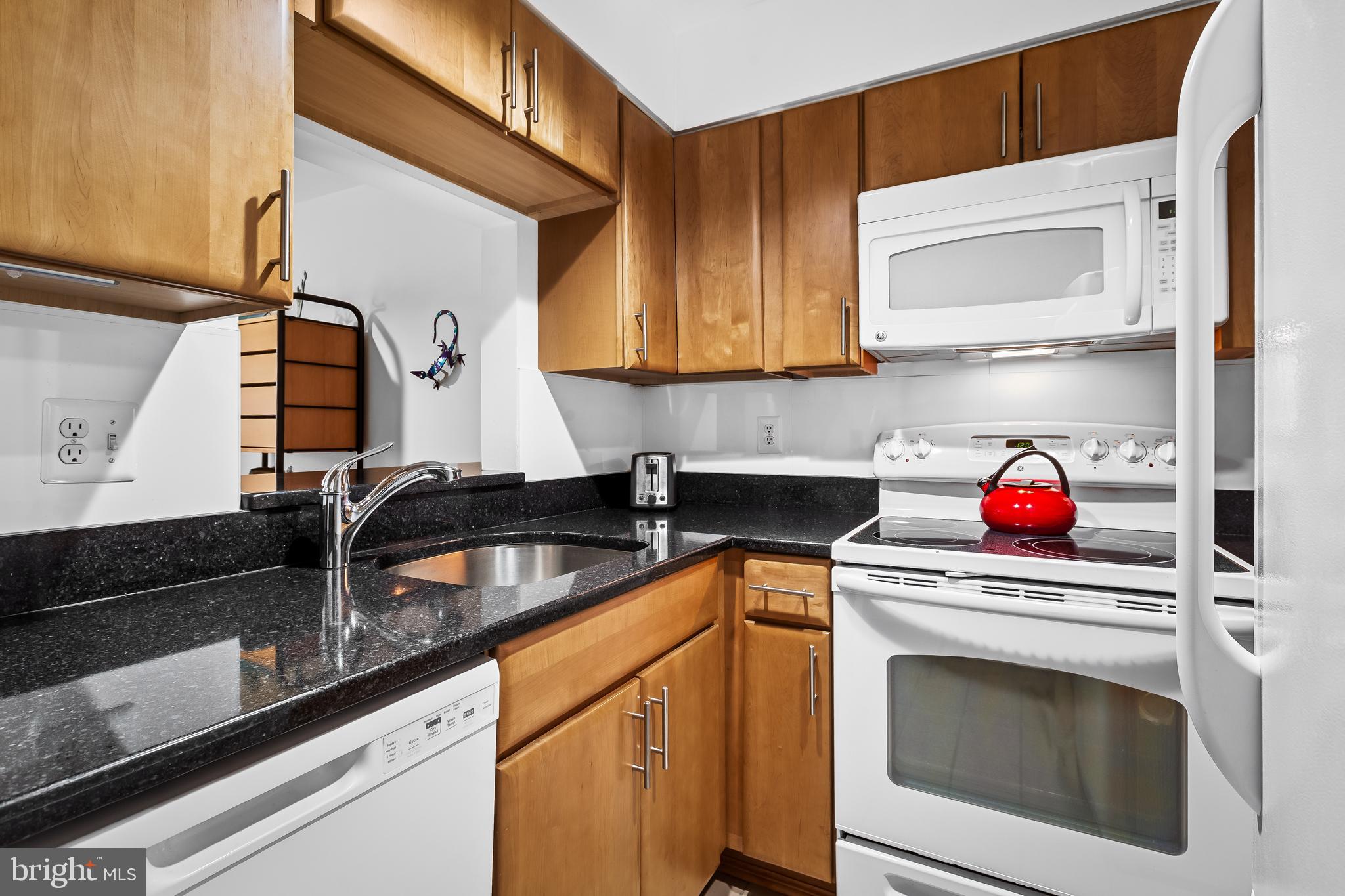 420 South Hanover Street Baltimore, MD 21201 - Photo 16 of 44