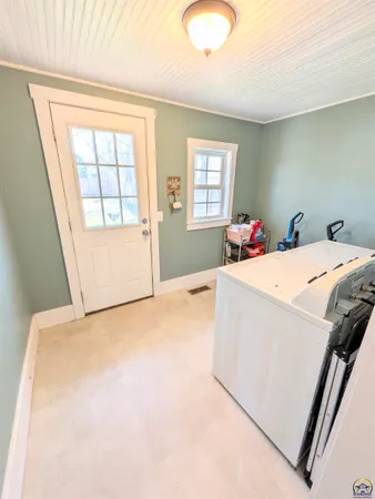 $189,900 | 930 Lawrence Street, Emporia, KS 66801